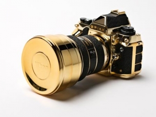 Стала известна цена за «золотой» Nikon Df от Brikk.